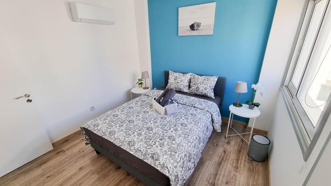 Modern Retreat: 2Br Stylish Apt With Comfy Rooms! Smart Tv With 200Mbps Internet Larnaca Exteriér fotografie